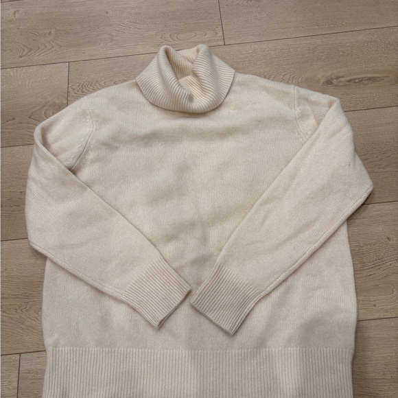 Babaton Sweaters - Aritzia Babaton Turtleneck Sweater
